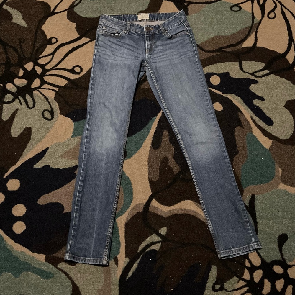 Light Wash Straight-Leg Jeans - Classic Denim